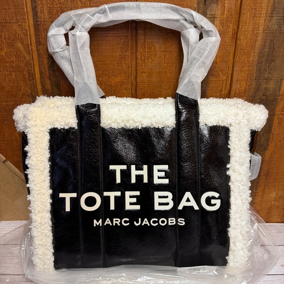 Marc Jacobs The Large Crinkle Teddy Tote - Black w/ White Trim - Picture 6 of 9